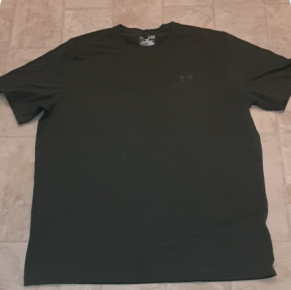 Mens Under Armour (2 shirts)